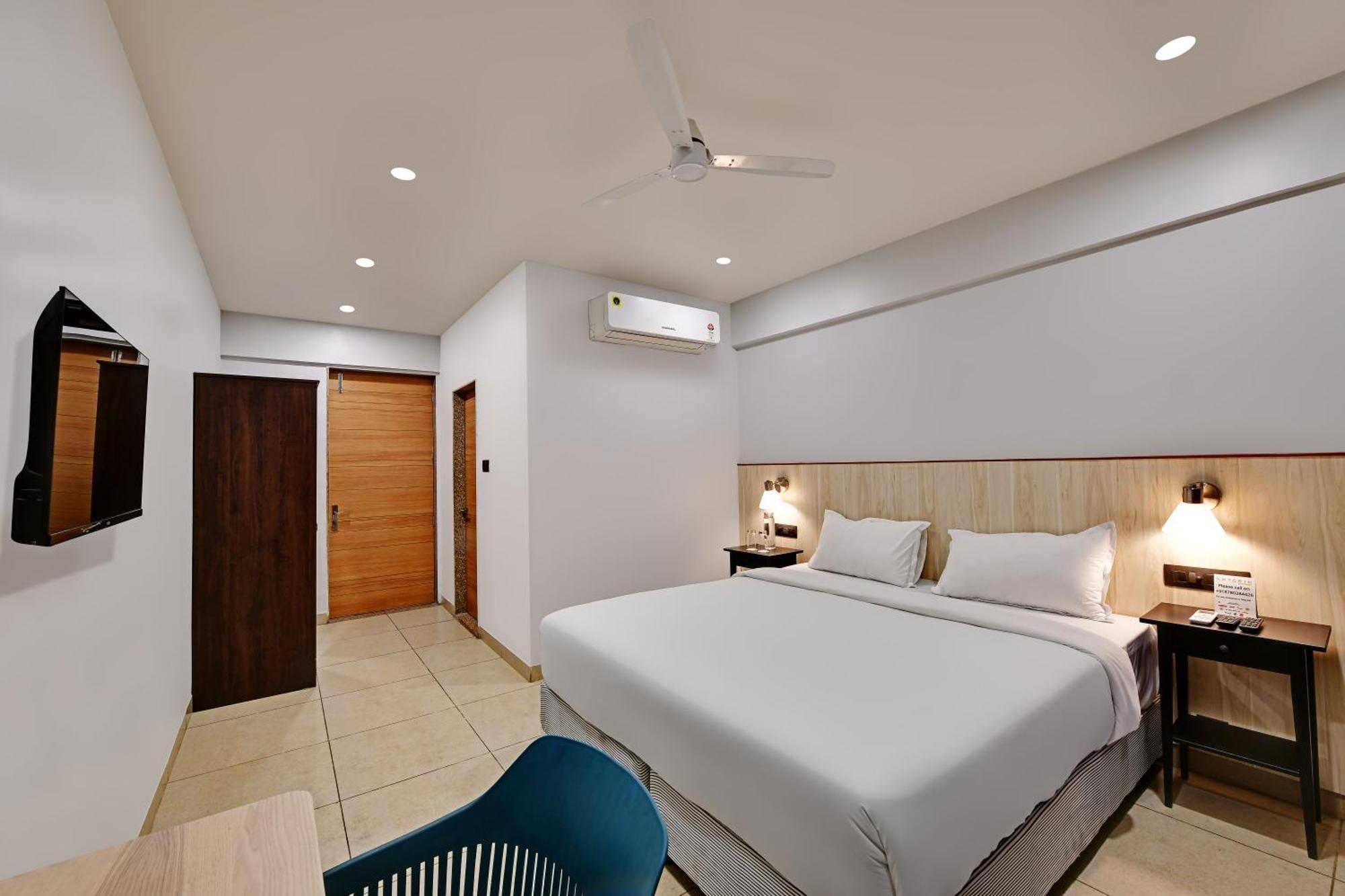 Antarim Express Otel Bharuch Dış mekan fotoğraf